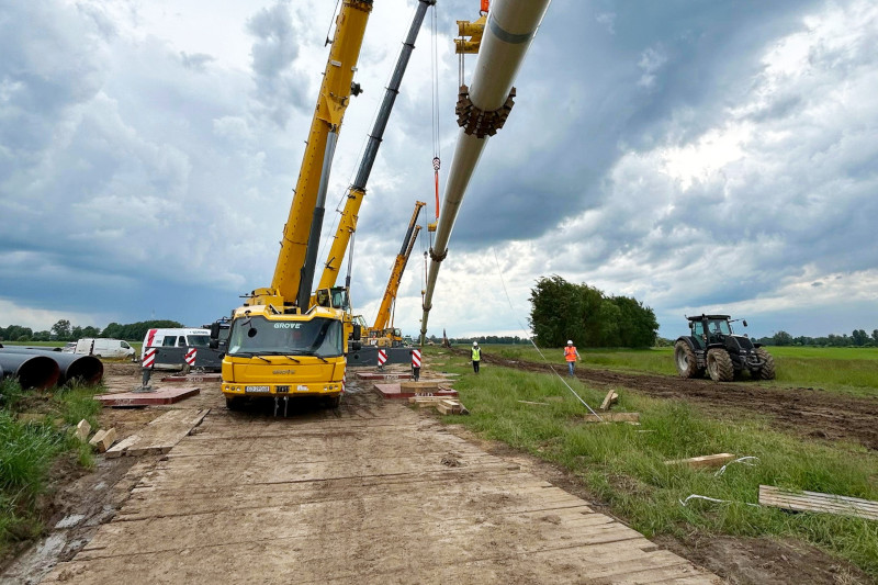 płyty drogowe na budowie