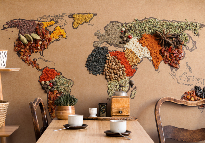 Bunte Fototapete Weltkarte aus Gewürzen in der Küch