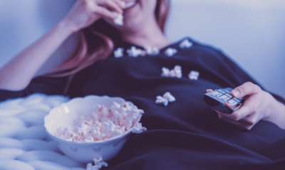Technologia naszym sprzymierzeńcem – zalety filmów online