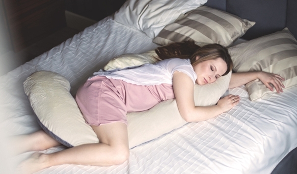 Jak spać i odpoczywać w ciąży?