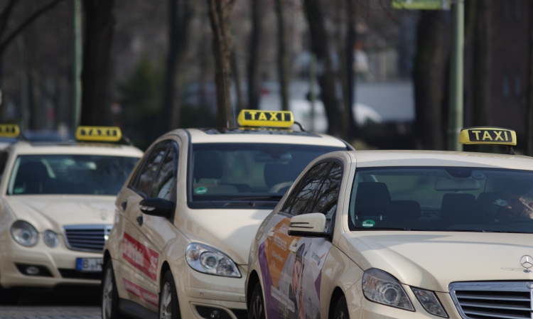 Taksówki firmy Glob-Trans w Mielcu
