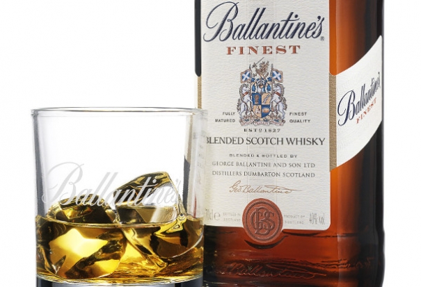 Gorąca zima z whisky Ballantine&#039;s