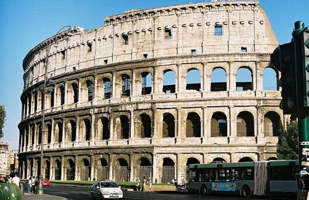 Miejsca, które warto obejrzeć: Koloseum w Rzymie. +Video
