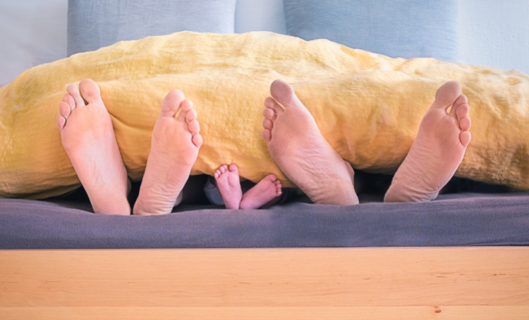 Jak zadbać o niemowlę latem, gdy temperatura jest bardzo wysoka?
