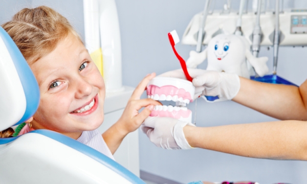 Dziecko w gabinecie ortodontycznym