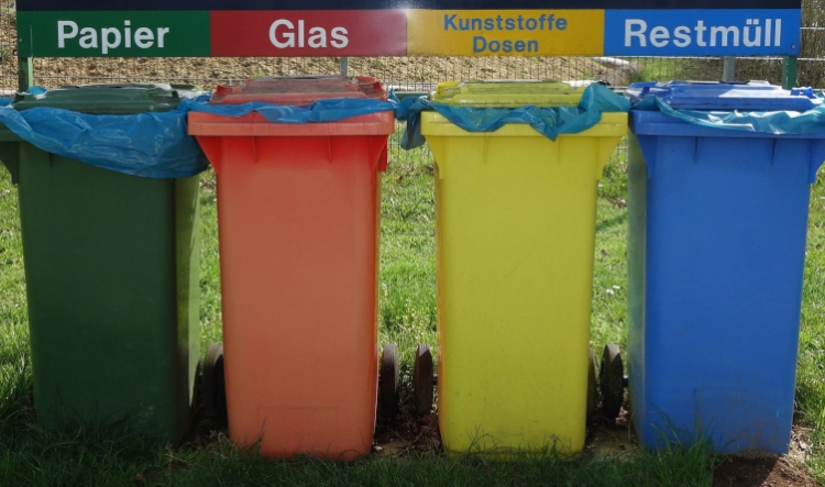 Container für diverse Abfallarten