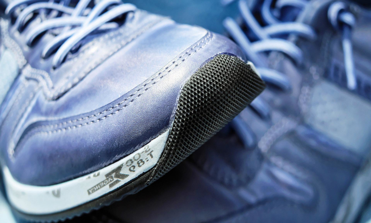 Damskie buty sportowe – jakie obuwie wybierać, gdy prowadzisz aktywny tryb życia?