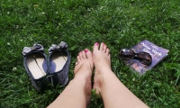 Piękne paznokcie i miękkie stopy na lato