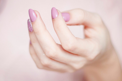 UV Nagellack – die perfekte Lösung für einen langanhaltenden Hybrid-Maniküre-Look