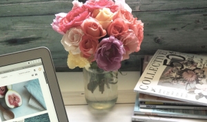 Dlaczego warto kupować kwiaty do biura?